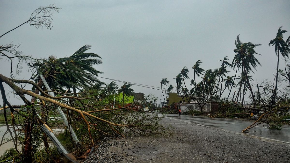 Latest News: QBullet: Cyclone Fani Kills 8; EC Gives 5th Clean Chit to PM  Modi