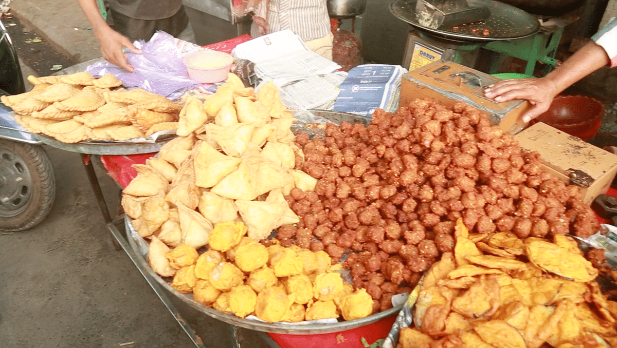 Eat Street: This Ramzan, go for a food walk in Purani Dilli and try these vegetarian snacks!