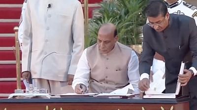 New Delhi: Lucknow BJP MP Rajnath Singh takes oath as Union Minister at a swearing-in ceremony at Rashtrapati Bhavan in New Delhi on May 30, 2019. (Photo: IANS)