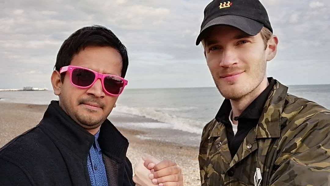 PewDiePie poses with Indian YouTuber Saimandar Waghdhare.
