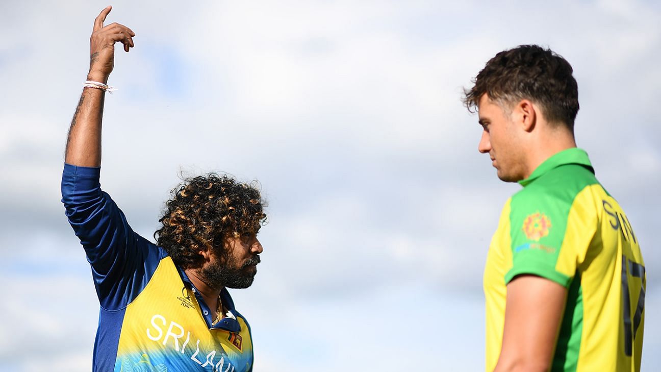 Lasith Malinga in a training session with Australia’s Marcus Stoinis.