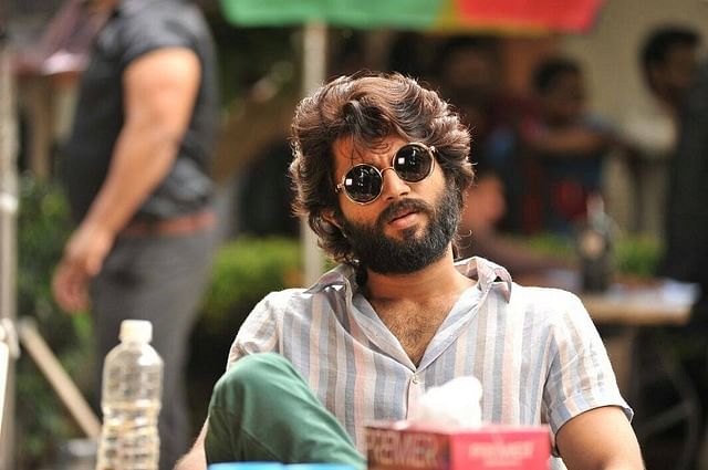 In the showdown between ‘Kabir Singh’ and the original ‘Arjun Reddy’, who’s the bigger rowdy? Read on to know!