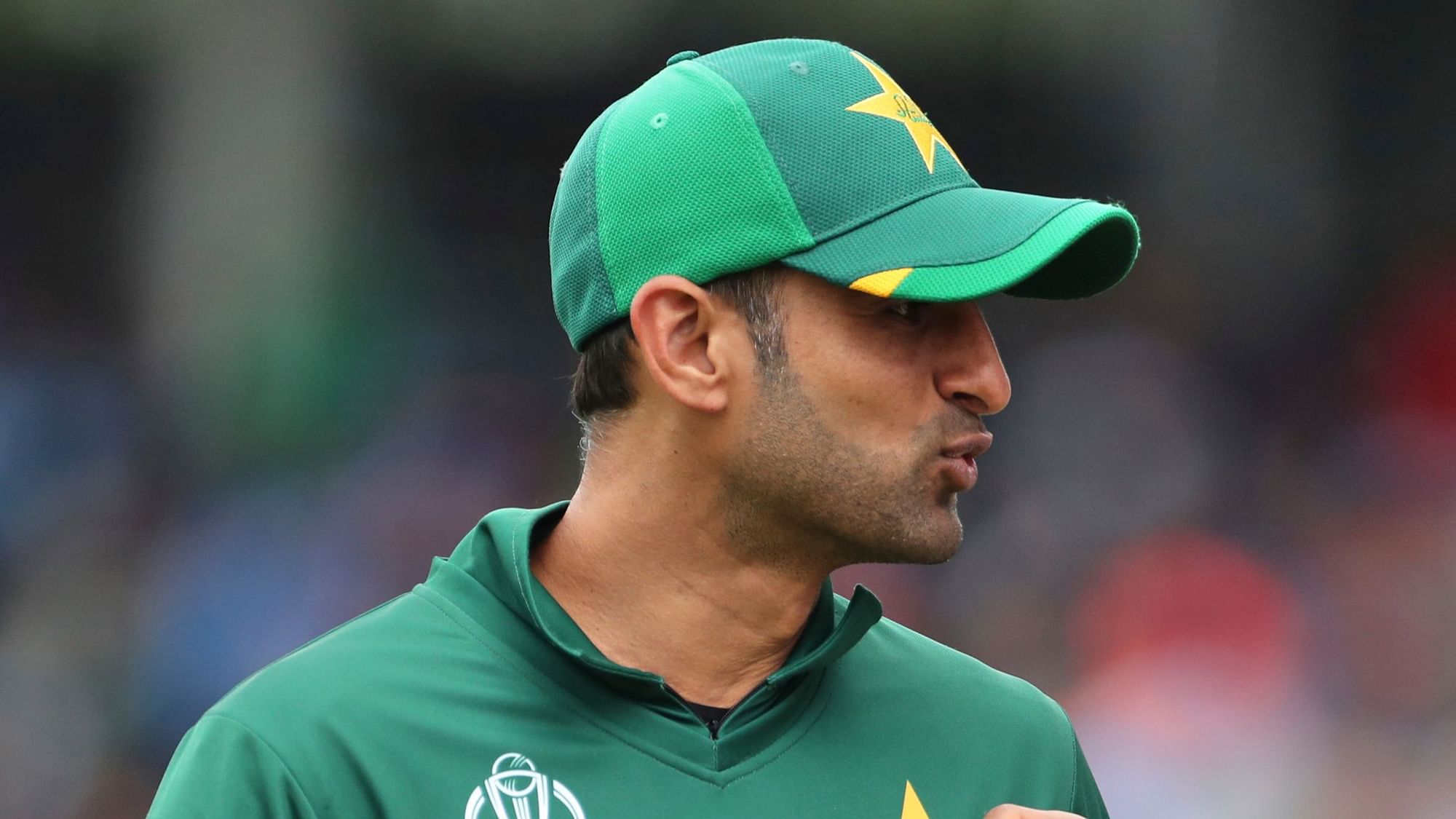 Former Pakistani players have come down heavily on all-rounder Shoaib Malik for his first-ball duck.