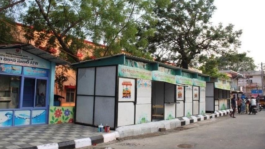Telangana’s Sircilla district has introduced eco-friendly kiosks for street vendors, using recycled plastic.&nbsp;