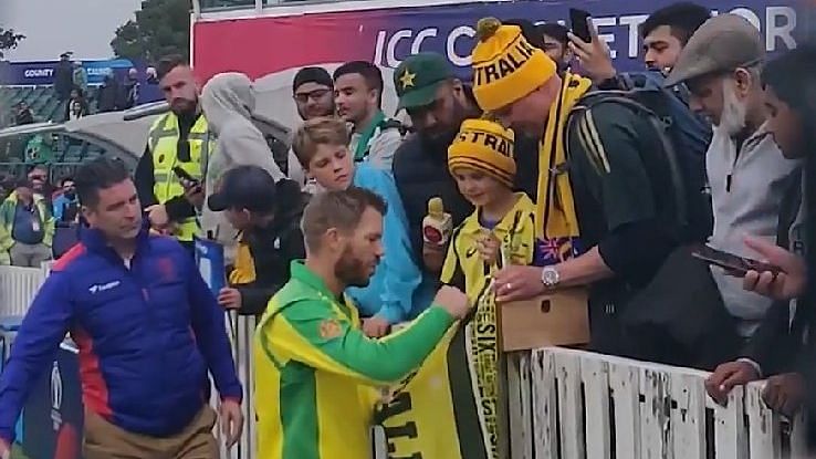 Warner gifts his player of the match award to young fan