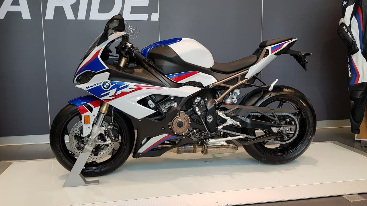 Bmw S1000rr Price In India Bmw S1000rr Has Launched Its 999 Cc Supersport Motorcycle In India Specification And Features Compared