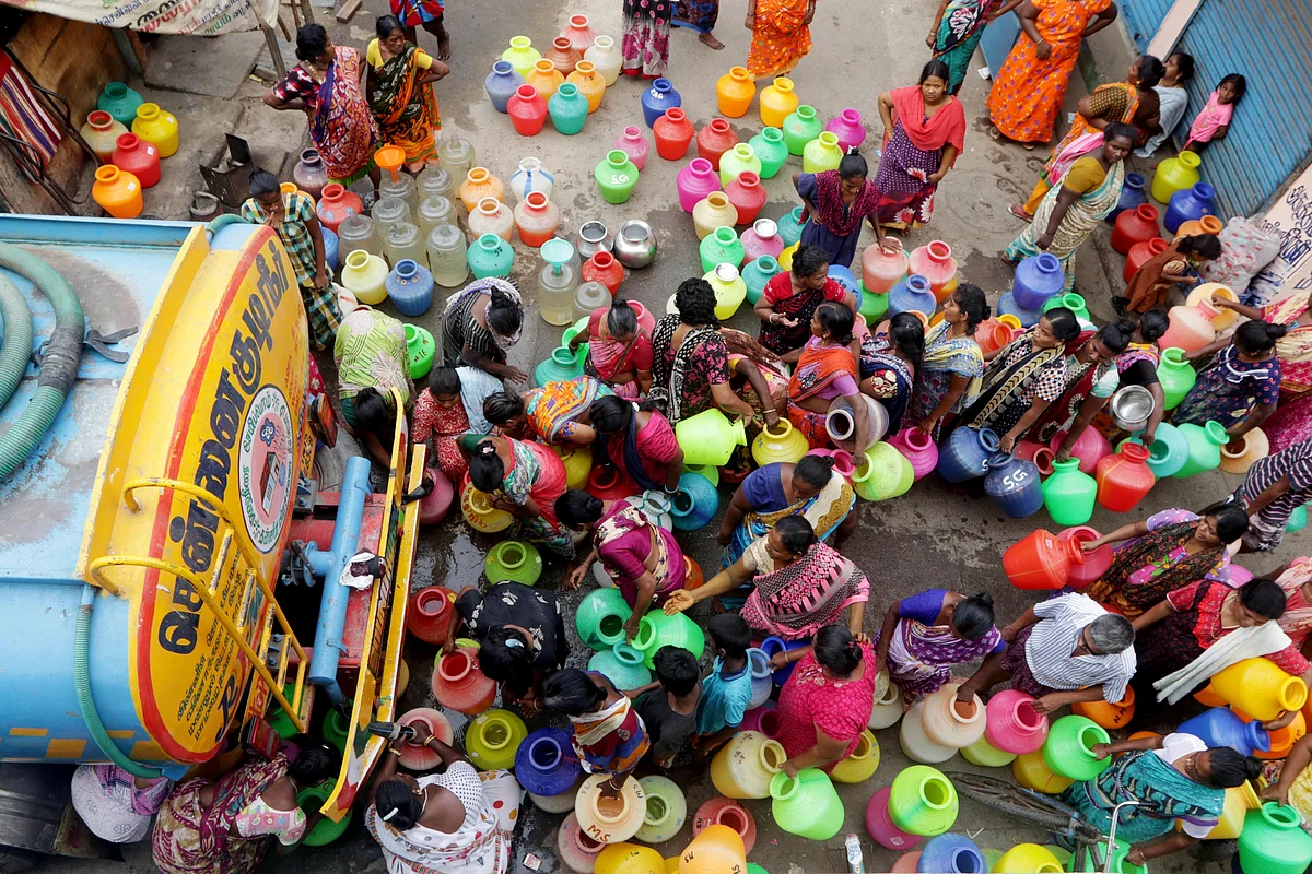 The private tankers, on which a huge section of Chennaiites depend for water, say they are being harassed by police for lack of license.