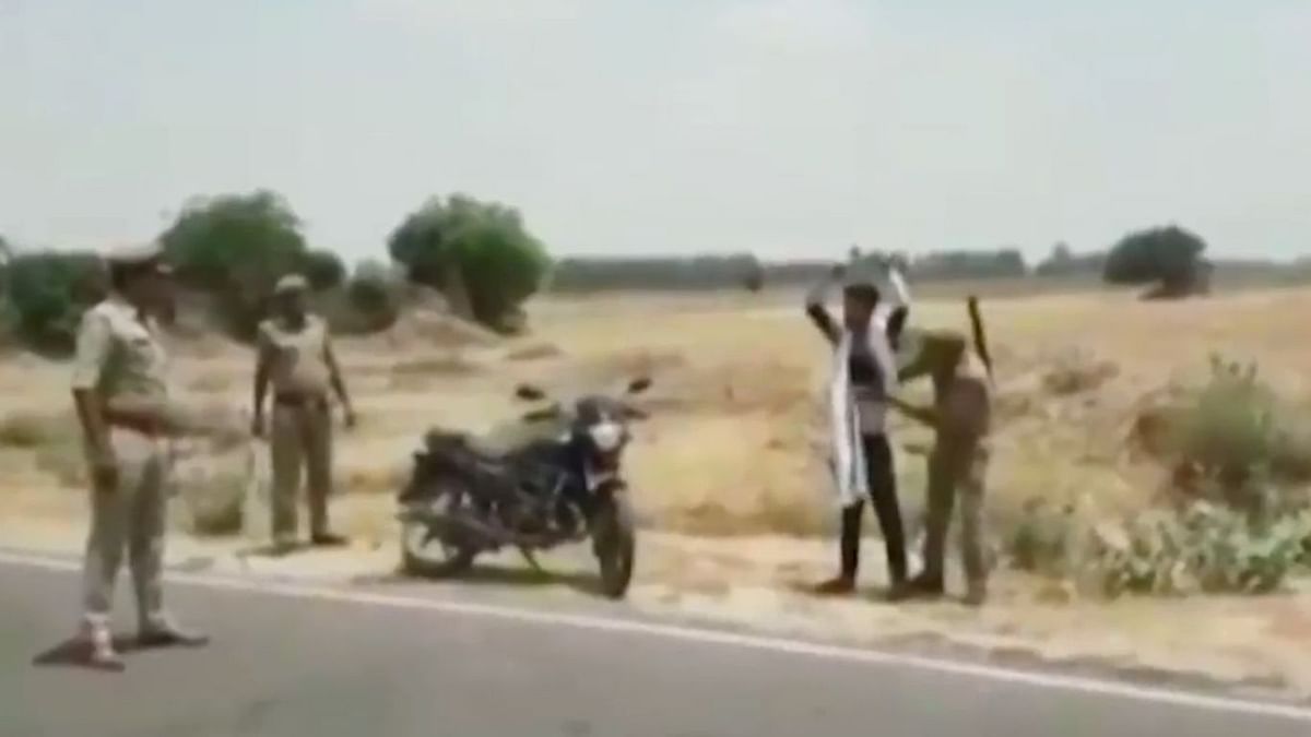 Badaun Cops Justify Frisking Locals at Gunpoint as Clip Goes Viral