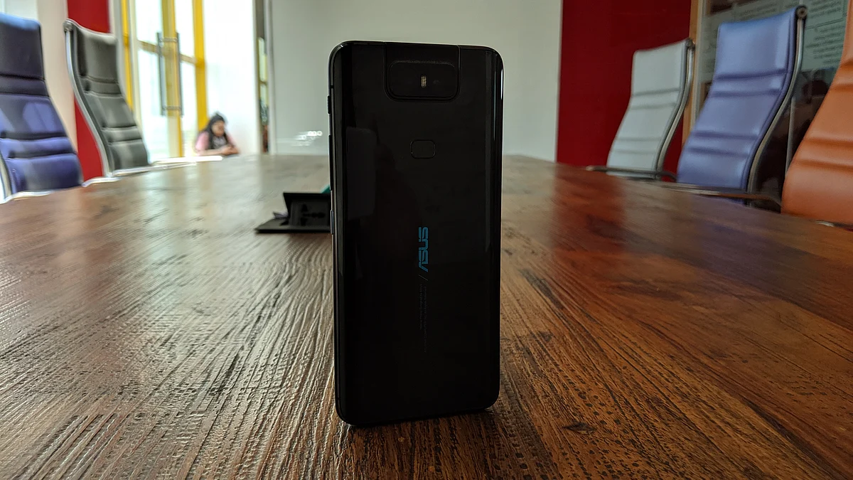 Flagship hardware on offer with the Asus 6Z.