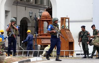 COLOMBO, April 27, 2019 (Xinhua) -- Security forces are seen outside St. Anthony