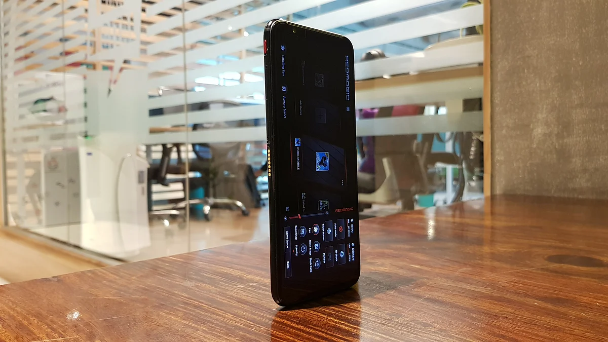 The phone comes with a 48-megapixel rear camera.