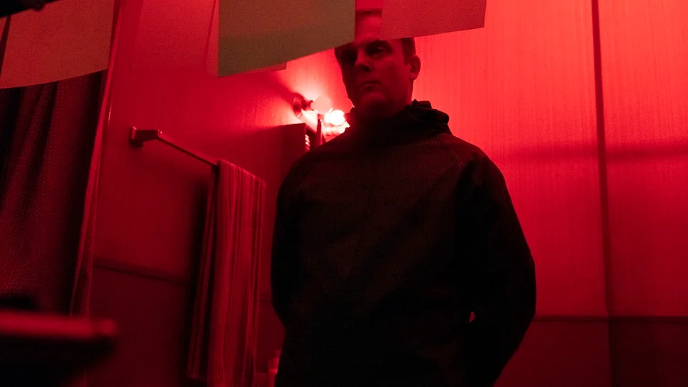 Jeremy Bobb as Salinger.