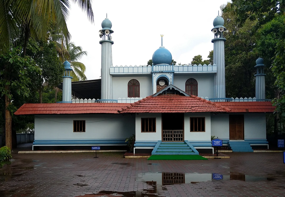The Cheraman Mosque in Kodungallur, Kerala. The original structure is said to have been built by Malik Dinar in 629 AD. 