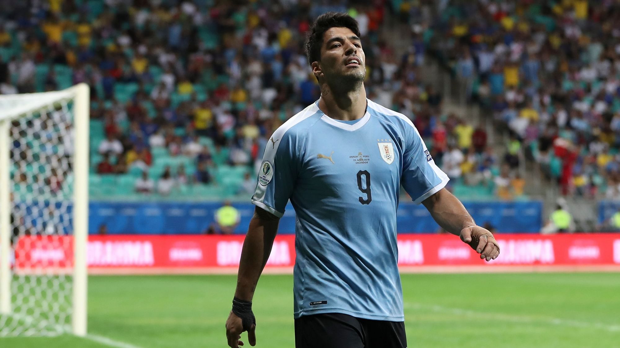 Suárez was the only player to miss from the spot and left the field in tears.