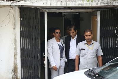 New Delhi: Robert Vadra, husband of Congress General Secretary (Uttar Pradesh East) Priyanka Gandhi Vadra, arrives to appear before the Enforcement Directorate (ED) in connection with a case of alleged money laundering in purchase of assets abroad, in New Delhi on May 30, 2019. (Photo: IANS)