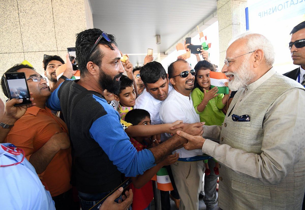 SRI LANKA - INDIA Colombo, Indian Prime Minister Modi pays tribute to the  victims of Easter terror (Photo)