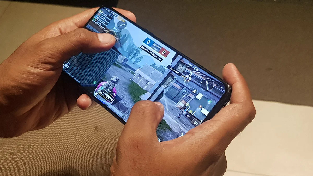 The Oppo Reno 10x Zoom doesn’t come with a 3.5mm headphone jack.