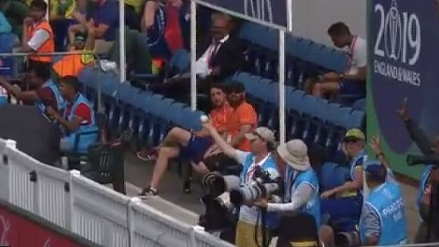 The AFP photographer’s one-handed catch of Faf on the Pavilion End, left everyone stunned.