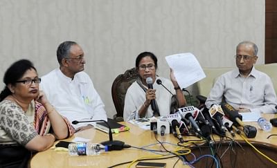 Howrah: West Bengal Chief Minister Mamata Banerjee addresses a press conference at Nabanna, Howrah on June 15, 2019. (Photo: IANS)