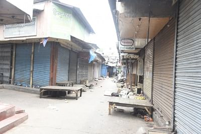 Bhatpara: Shops remain closed in West Bengal