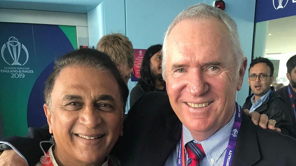 Sunil Gavaskar and Allan Border pose for a picture at Lord’s.&nbsp;