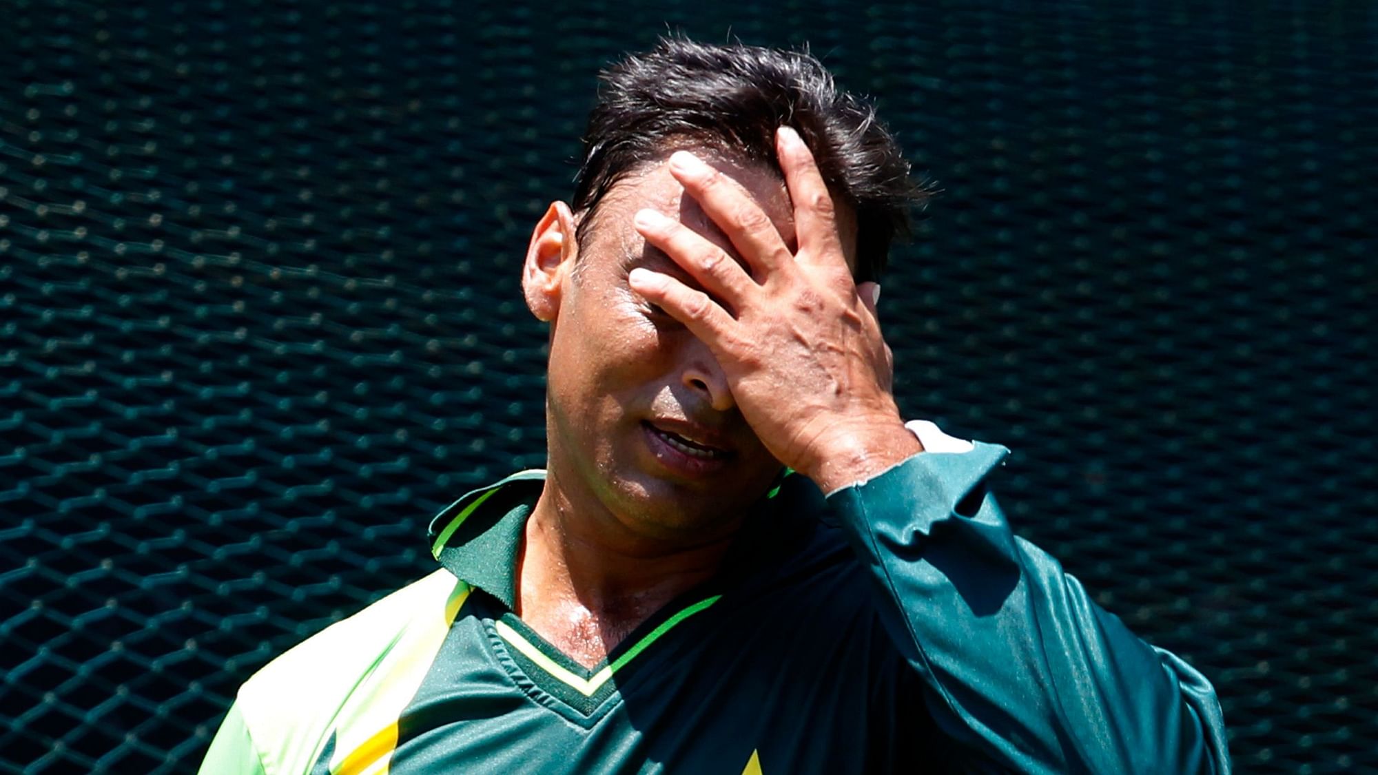 Shoaib Akhtar slammed Sarfaraz Ahmed’s captaincy tactics against India.&nbsp;
