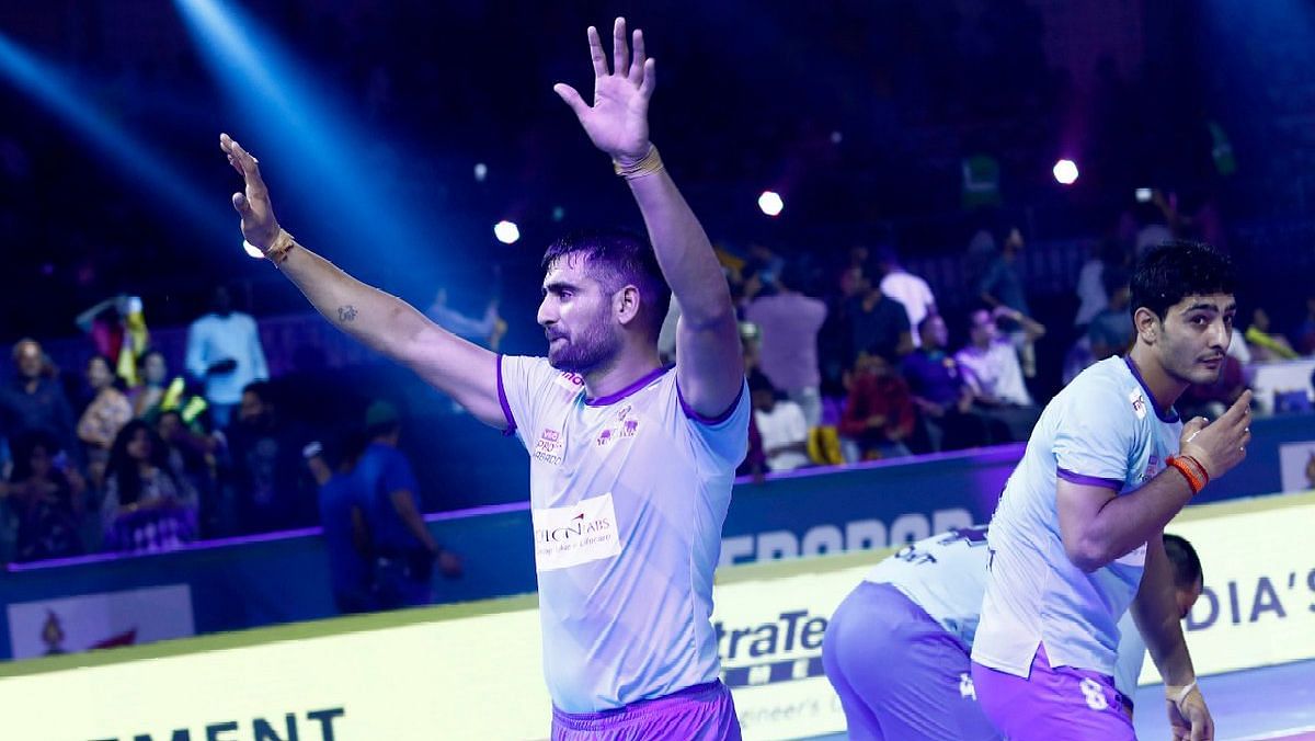 Raid machine Rahul Chaudhry  scored a super 10 and defender Manjeet Chillar, who came up with a high 5.