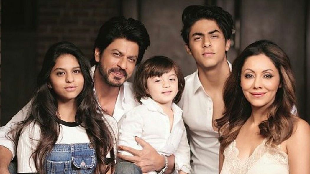 Shah Rukh Khan with daughter Suhana, sons AbRam, Aryan and wife Gauri.