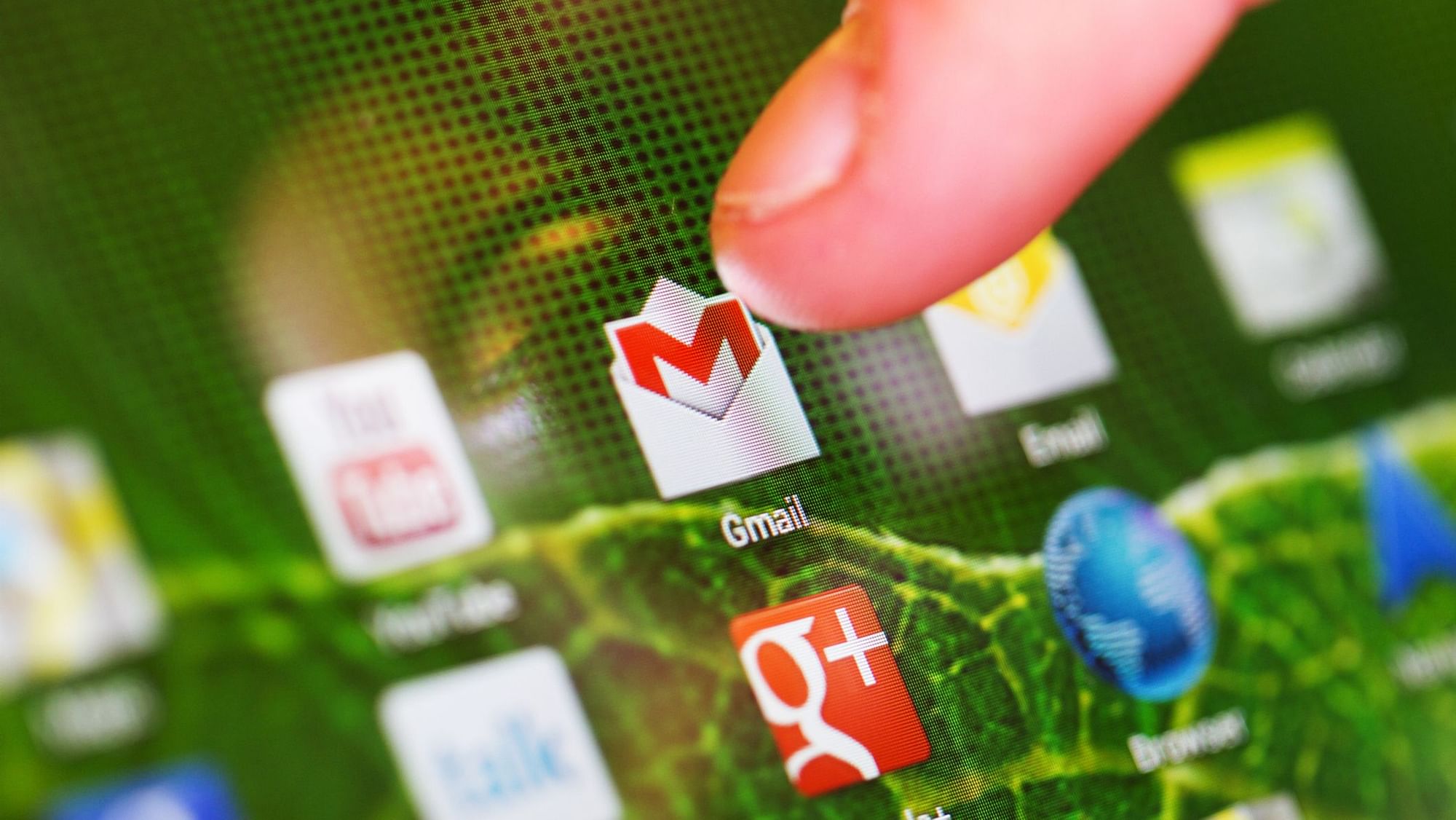 Gmail on mobile gets Dynamic Mail feature.
