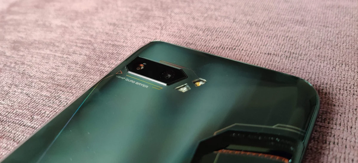 Upgraded cameras at the back and front on the ROG 2.