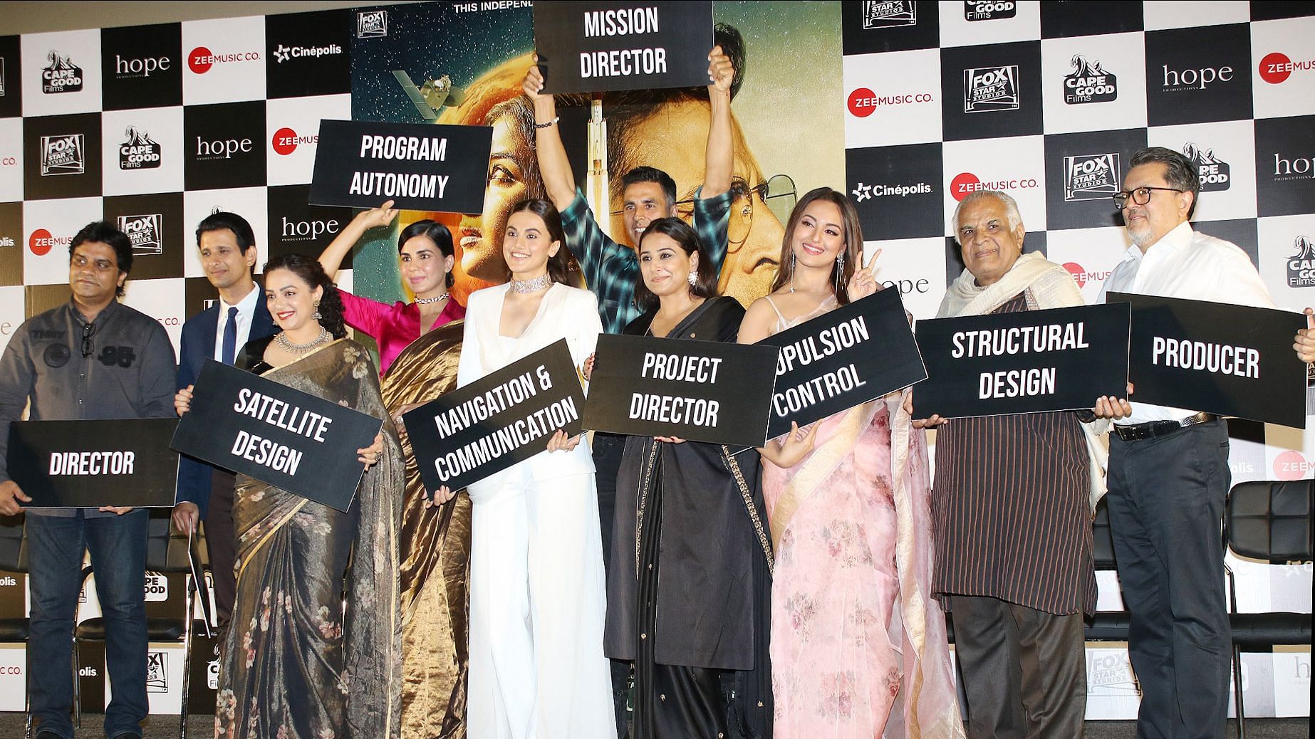 The team of <i>Mission Mangal</i> at the film’s trailer launch.