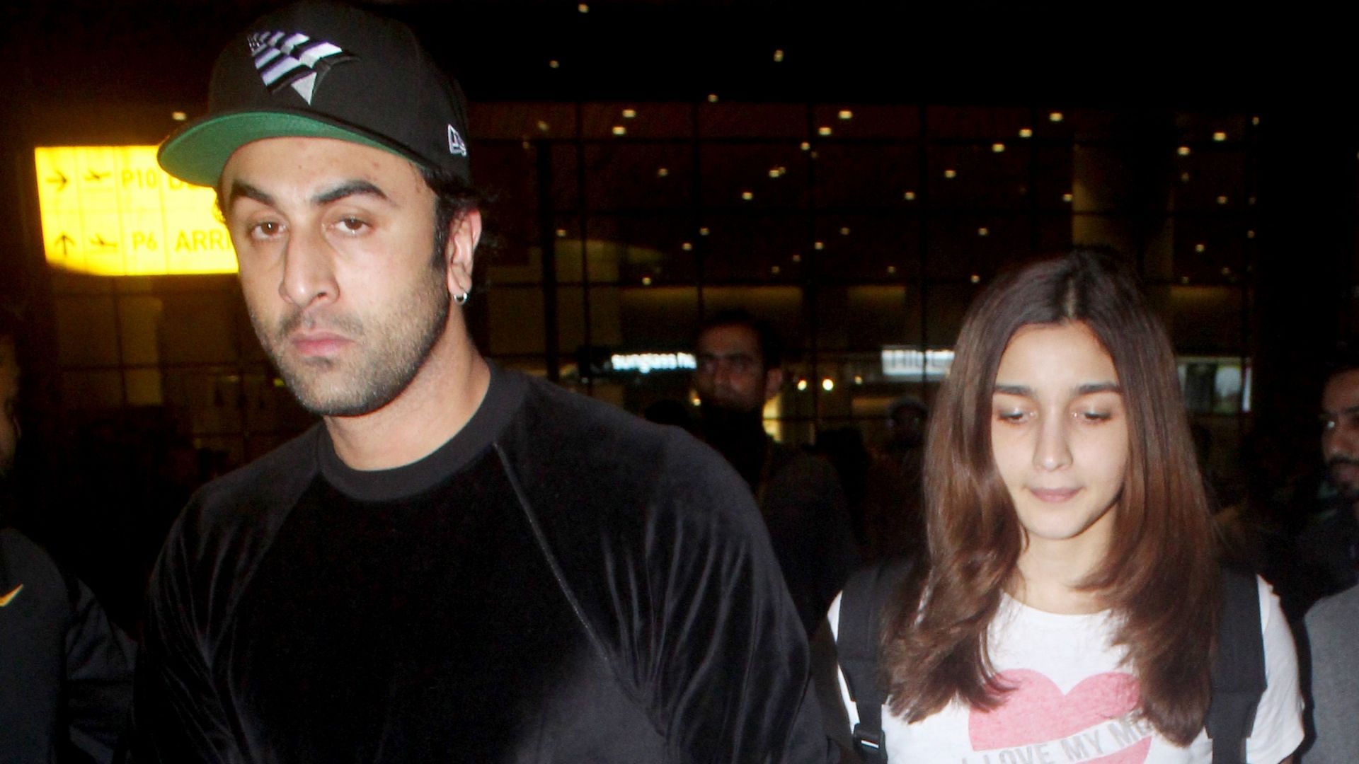Ranbir Kapoor and Alia Bhatt spotted by Mumbai airport.