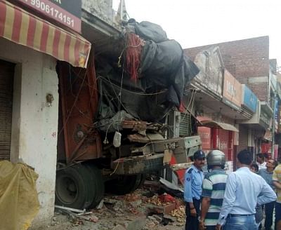 Two killed in J&K as potato laden truck rams into ATM booth