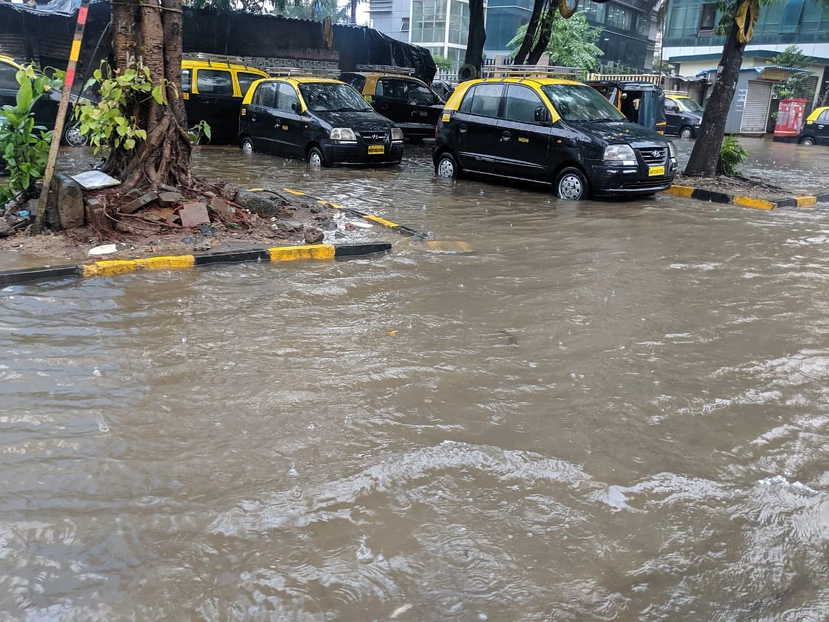 Flooding at CST Road, Kalina.