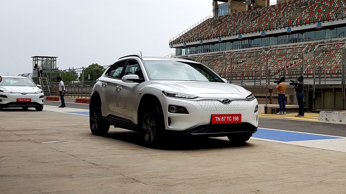 We drove the Hyundai Kona on the Buddh  Circuit touching a top speed of 160 Kmph. Here’s how it feels to drive.