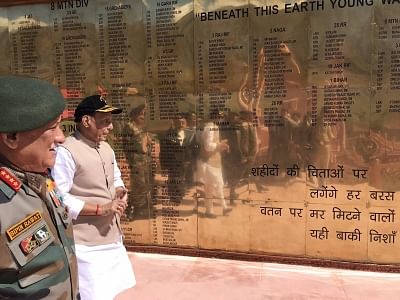 Rajnath Singh pays tribute at Kargil War Memorial