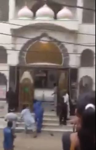 A viral video claims that it shows people attacking a temple while women were performing pujas and bhajans.