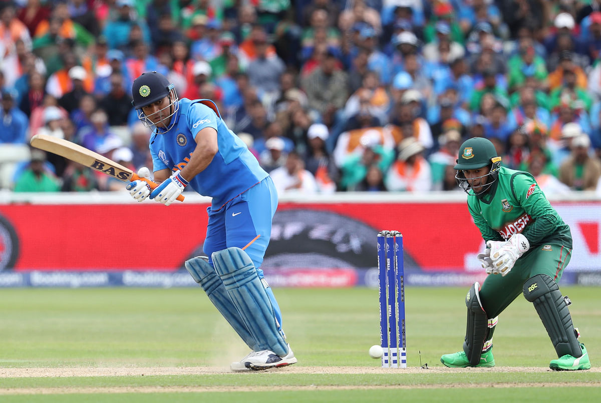 Sachin Tendulkar said he didn’t find anything wrong with Dhoni’s approach in the World Cup clash against Bangladesh.