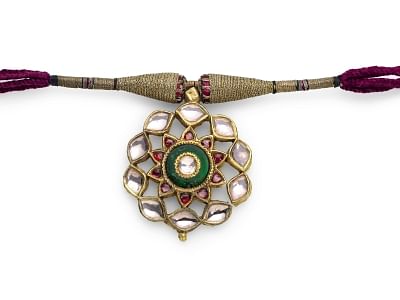 Mughal 'jamas', jewellery up for London auction