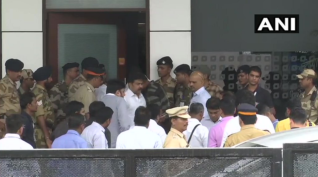 The rebel MLAs reach Mumbai’s Chhatrapati Shivaji International Airport.