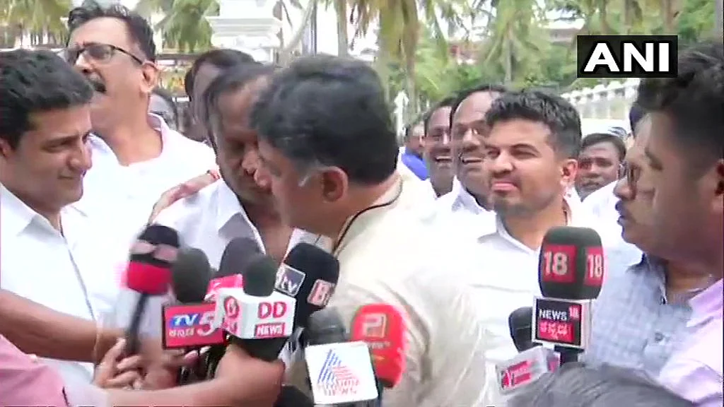 K’taka Crisis: Siddaramaiah Meets Rebel MLA Ramalinga Reddy