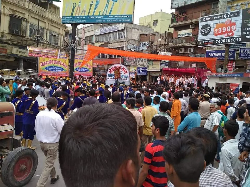 The procession started about 11 am and moved through the narrow lanes of Lal Quan and Fatehpuri Masjid.