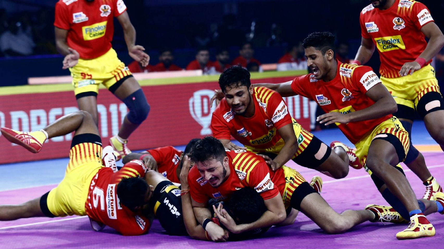 While both the sides collected 17 raid points apiece, it was Gujarat’s defence which made the difference.
