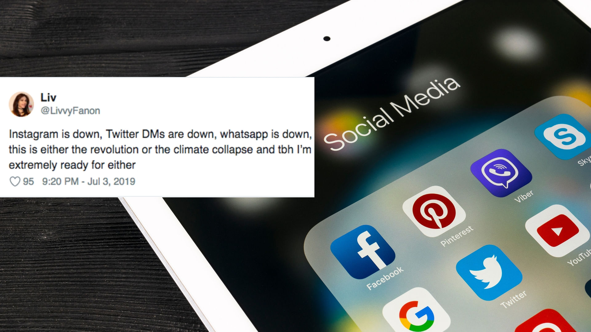 Twitter panics as social media sites face a global outage.