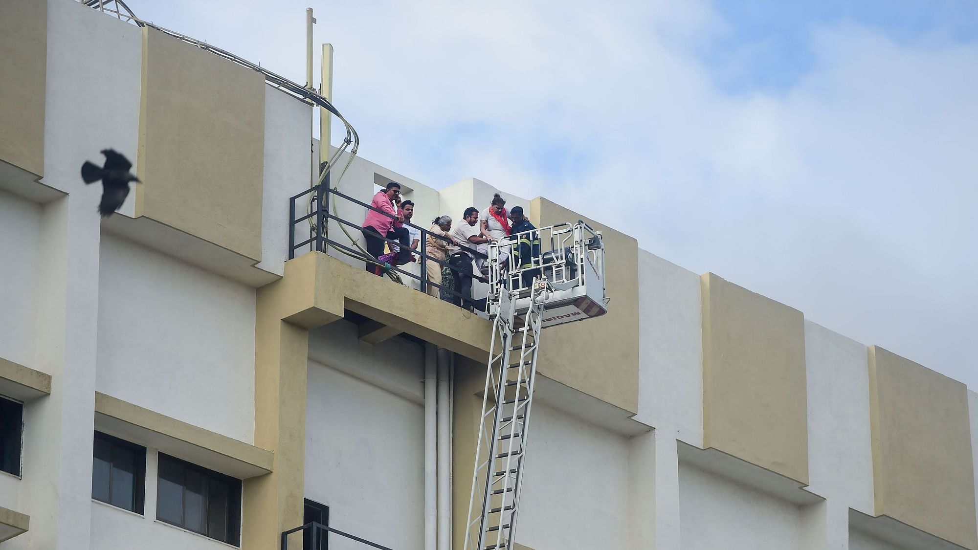 A level-four fire broke out at the MTNL exchange building in Mumbai’s suburban Bandra in the afternoon of Monday, 22 July.