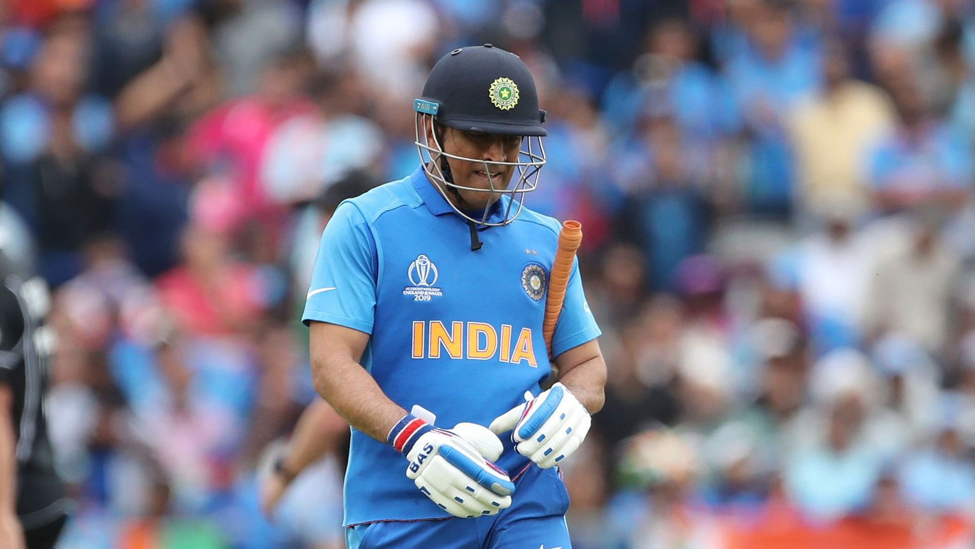 MS Dhoni was sent into bat at number 7 despite India losing early wickets.
