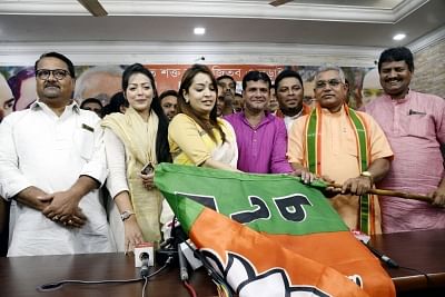 Kolkata: Bengali actress Rimjhim Mitra joins BJP in the presence of West Bengal BJP President Dilip Ghosh at party headquartes in Kolkata, on 21 July 2019. (Photo: IANS)