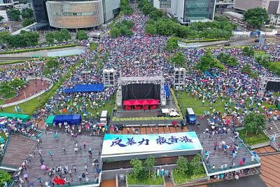 HONG KONG, Aug. 17, 2019 (Xinhua) -- Aerial photo shows people from all walks of life taking part in a rally to voice their opposition to violence and call for restoring social order, expressing the people