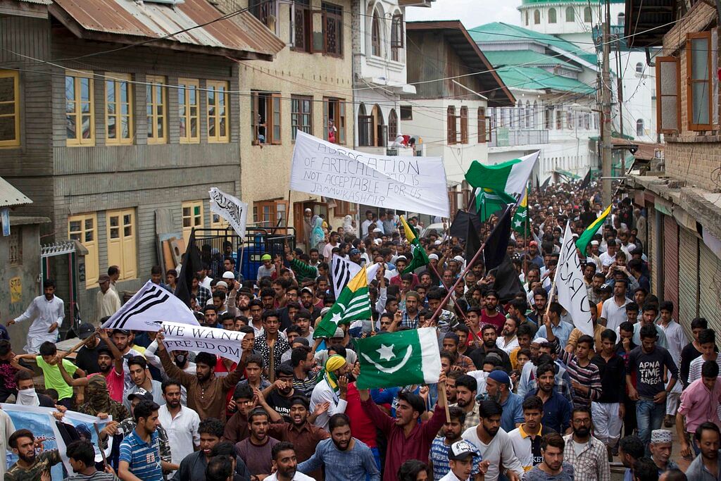 BBC, AP & Reuters showed protests in Kashmir, but Indian news agencies focused on projecting ‘normalcy’ in Valley