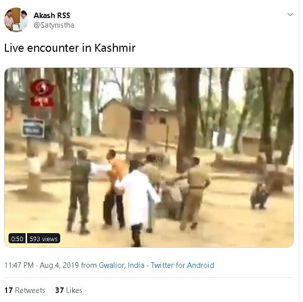 A message circulated on Twitter claims that the video shows a ‘live encounter in Kashmir’.